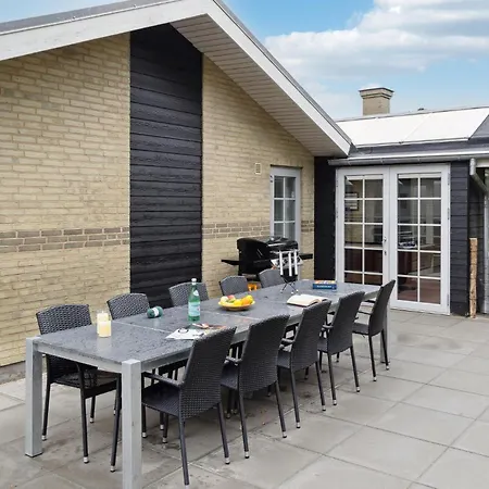 Hébergement de vacances Beautiful In With Sauna Blåvand